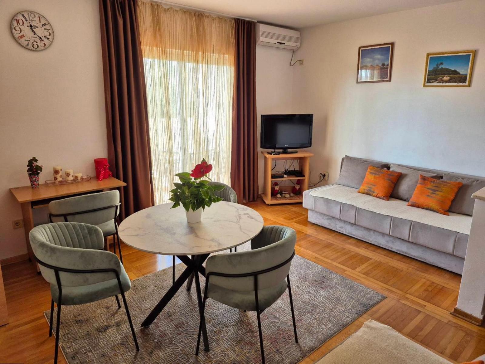 One Bedroom Apartment Ljilja Свети Стефан Екстериор снимка